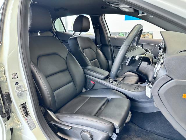 ＧＬＡクラス ＧＬＡ１８０　レーダーセーフティ／黒革シート／フルセグ／純正ナビ／ＡＣＣ／シートヒーター／電動リアゲート／ブラインドスポット／コーナーセンサー／ＬＥＤライト／バックカメラ／純正１８インチＡＷ／ドラレコ／ＥＴＣ（5枚目）