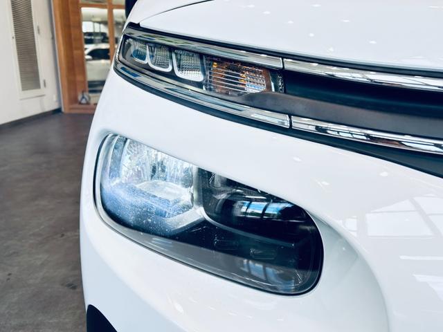 ベルランゴ シャイン　ＸＴＲ　パック　ガラスルーフ　ＡＣＣ　純正ディスプレイオーディオ　ａｐｐｌｅｃａｒｐｌａｙ　バック・サイドカメラ　純正１７インチＡＷ　クリアランスソナー　ブラインドスポット　ルーフレール　パドルシフト　スマートキー（11枚目）