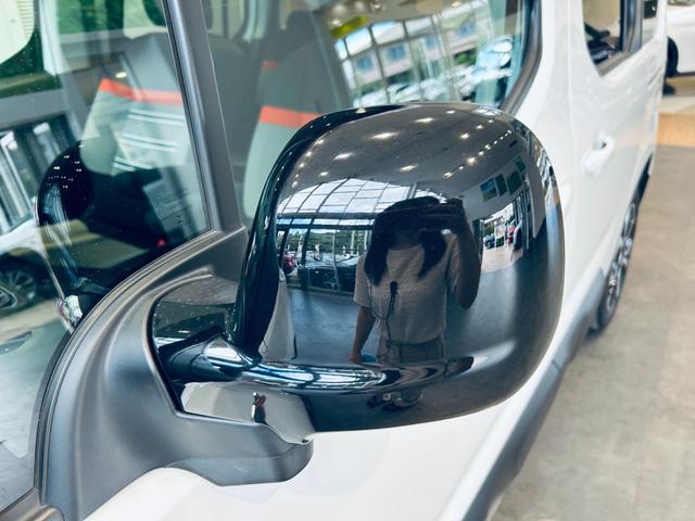 ベルランゴ シャイン　ＸＴＲ　パック　ガラスルーフ　ＡＣＣ　純正ディスプレイオーディオ　ａｐｐｌｅｃａｒｐｌａｙ　バック・サイドカメラ　純正１７インチＡＷ　クリアランスソナー　ブラインドスポット　ルーフレール　パドルシフト　スマートキー（19枚目）