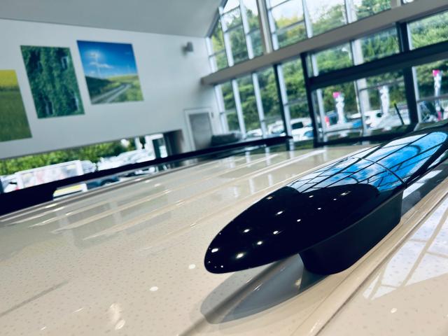 ベルランゴ シャイン　ＸＴＲ　パック　ガラスルーフ　ＡＣＣ　純正ディスプレイオーディオ　ａｐｐｌｅｃａｒｐｌａｙ　バック・サイドカメラ　純正１７インチＡＷ　クリアランスソナー　ブラインドスポット　ルーフレール　パドルシフト　スマートキー（24枚目）