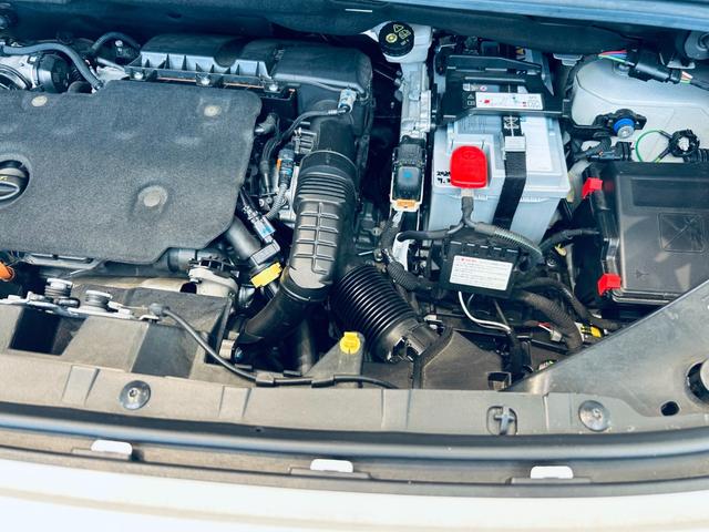 ベルランゴ シャイン　ＸＴＲ　パック　ガラスルーフ　ＡＣＣ　純正ディスプレイオーディオ　ａｐｐｌｅｃａｒｐｌａｙ　バック・サイドカメラ　純正１７インチＡＷ　クリアランスソナー　ブラインドスポット　ルーフレール　パドルシフト　スマートキー（27枚目）