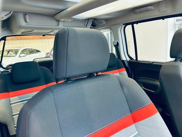 ベルランゴ シャイン　ＸＴＲ　パック　ガラスルーフ　ＡＣＣ　純正ディスプレイオーディオ　ａｐｐｌｅｃａｒｐｌａｙ　バック・サイドカメラ　純正１７インチＡＷ　クリアランスソナー　ブラインドスポット　ルーフレール　パドルシフト　スマートキー（40枚目）