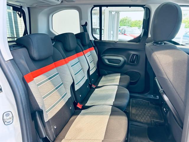 ベルランゴ シャイン　ＸＴＲ　パック　ガラスルーフ　ＡＣＣ　純正ディスプレイオーディオ　ａｐｐｌｅｃａｒｐｌａｙ　バック・サイドカメラ　純正１７インチＡＷ　クリアランスソナー　ブラインドスポット　ルーフレール　パドルシフト　スマートキー（42枚目）