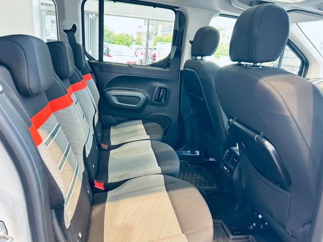 ベルランゴ シャイン　ＸＴＲ　パック　ガラスルーフ　ＡＣＣ　純正ディスプレイオーディオ　ａｐｐｌｅｃａｒｐｌａｙ　バック・サイドカメラ　純正１７インチＡＷ　クリアランスソナー　ブラインドスポット　ルーフレール　パドルシフト　スマートキー（43枚目）
