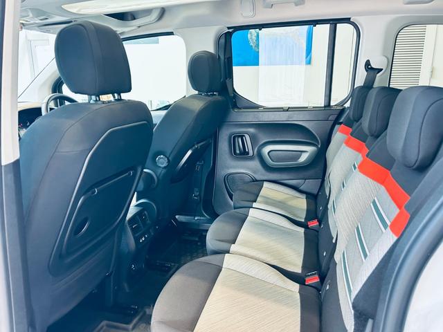 ベルランゴ シャイン　ＸＴＲ　パック　ガラスルーフ　ＡＣＣ　純正ディスプレイオーディオ　ａｐｐｌｅｃａｒｐｌａｙ　バック・サイドカメラ　純正１７インチＡＷ　クリアランスソナー　ブラインドスポット　ルーフレール　パドルシフト　スマートキー（44枚目）