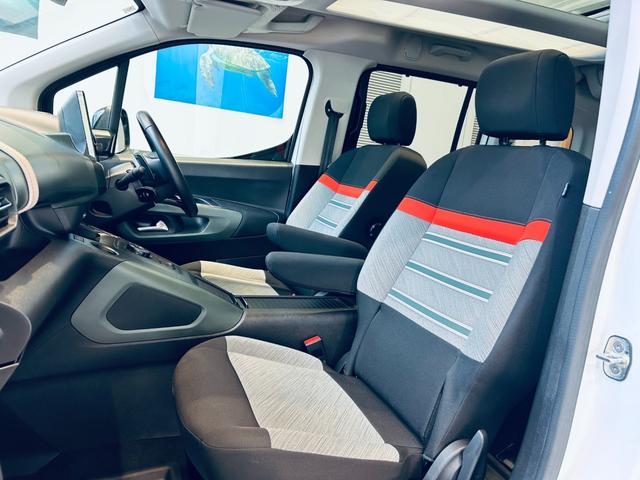 ベルランゴ シャイン　ＸＴＲ　パック　ガラスルーフ　ＡＣＣ　純正ディスプレイオーディオ　ａｐｐｌｅｃａｒｐｌａｙ　バック・サイドカメラ　純正１７インチＡＷ　クリアランスソナー　ブラインドスポット　ルーフレール　パドルシフト　スマートキー（46枚目）