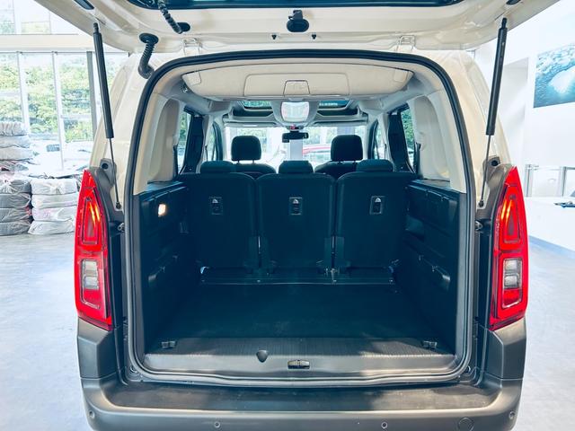 ベルランゴ シャイン　ＸＴＲ　パック　ガラスルーフ　ＡＣＣ　純正ディスプレイオーディオ　ａｐｐｌｅｃａｒｐｌａｙ　バック・サイドカメラ　純正１７インチＡＷ　クリアランスソナー　ブラインドスポット　ルーフレール　パドルシフト　スマートキー（51枚目）