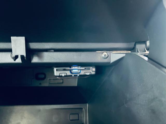 ベルランゴ シャイン　ＸＴＲ　パック　ガラスルーフ　ＡＣＣ　純正ディスプレイオーディオ　ａｐｐｌｅｃａｒｐｌａｙ　バック・サイドカメラ　純正１７インチＡＷ　クリアランスソナー　ブラインドスポット　ルーフレール　パドルシフト　スマートキー（58枚目）