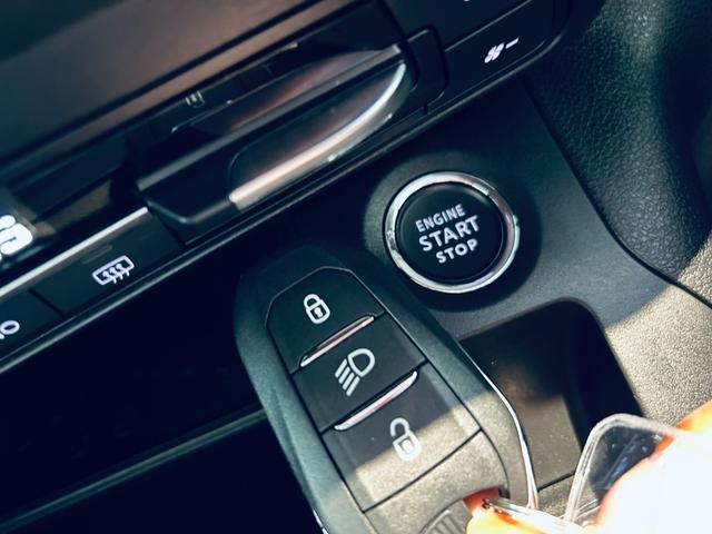 ベルランゴ シャイン　ＸＴＲ　パック　ガラスルーフ　ＡＣＣ　純正ディスプレイオーディオ　ａｐｐｌｅｃａｒｐｌａｙ　バック・サイドカメラ　純正１７インチＡＷ　クリアランスソナー　ブラインドスポット　ルーフレール　パドルシフト　スマートキー（70枚目）