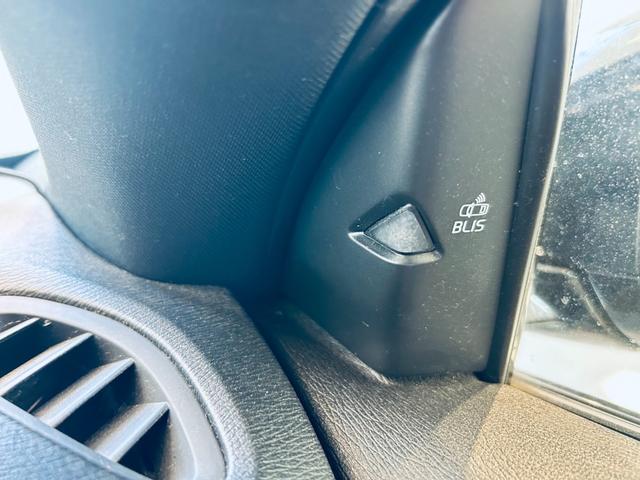 Ｖ４０ クロスカントリー　Ｄ４　アクティブエディション　１５０台限定　ガラスルーフ　ＨａｒｍａｎＫａｒｄｏｎ　ＡＣＣ　ＢＬＩＳ　純正ナビ　ＴＶ　Ｂカメラ　純正１７インチＡＷ　ＬＥＤヘッドライト　白黒革　パワーシート　Ｄシートメモリ　シートヒーター（79枚目）