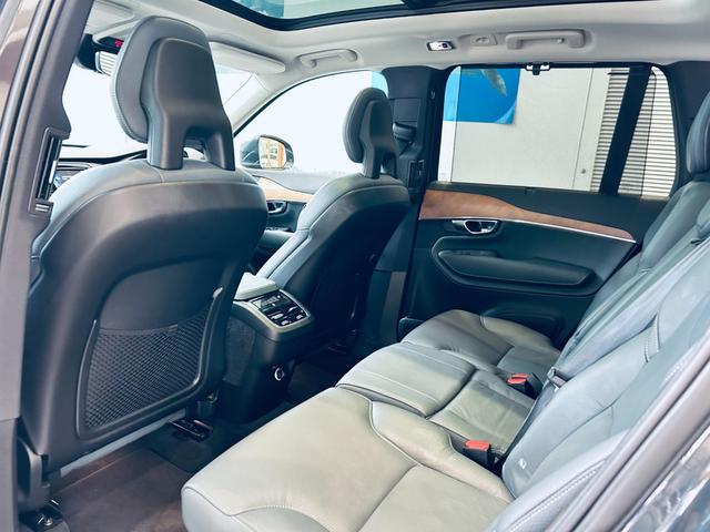 ＸＣ９０ Ｂ５　ＡＷＤ　ノルディック・エディション　１００台限定　パノラマＳＲ　ＨａｒｍａｎＫａｒｄｏｎ　ＡＣＣ　ＢＬＩＳ　純正ナビ　ＴＶ　３６０°ｃａｒｐｌａｙ　純２０インチＡＷ　ＬＥＤヘッドライト　電動リアゲート　黒革　メモリパワーシート　自動駐車（42枚目）