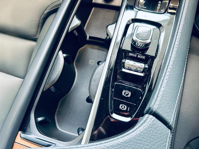 ＸＣ９０ Ｂ５　ＡＷＤ　ノルディック・エディション　１００台限定　パノラマＳＲ　ＨａｒｍａｎＫａｒｄｏｎ　ＡＣＣ　ＢＬＩＳ　純正ナビ　ＴＶ　３６０°ｃａｒｐｌａｙ　純２０インチＡＷ　ＬＥＤヘッドライト　電動リアゲート　黒革　メモリパワーシート　自動駐車（67枚目）