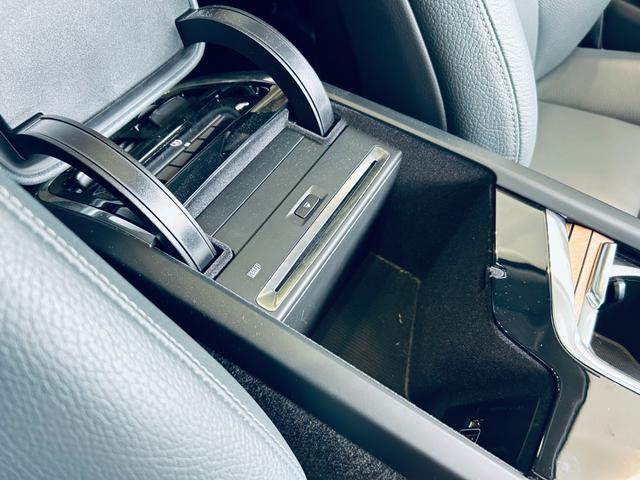 ＸＣ９０ Ｂ５　ＡＷＤ　ノルディック・エディション　１００台限定　パノラマＳＲ　ＨａｒｍａｎＫａｒｄｏｎ　ＡＣＣ　ＢＬＩＳ　純正ナビ　ＴＶ　３６０°ｃａｒｐｌａｙ　純２０インチＡＷ　ＬＥＤヘッドライト　電動リアゲート　黒革　メモリパワーシート　自動駐車（68枚目）