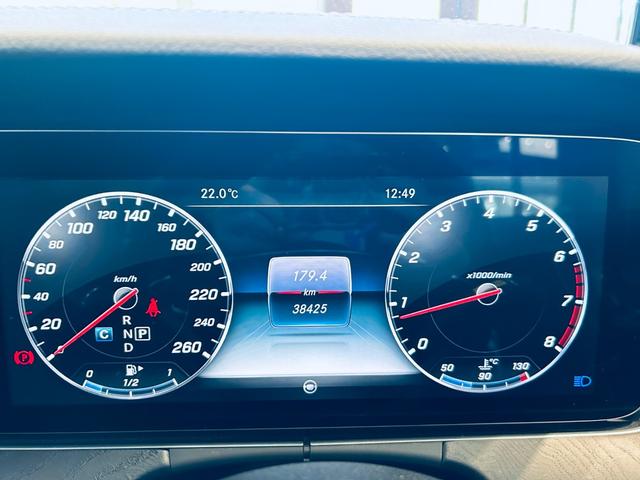 Eクラス E200 クーペ スポーツ レザーP レーダーセーフティP パノラマSR HUD Burmeste ACC 純ナビ TV 360°carplay 純19インチAW LEDヘッドライト BAM 赤黒革 メモリパワーシート ヒーター(3枚目)