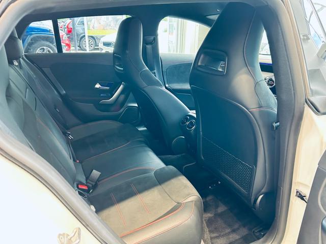 ＣＬＡクラス シューティングブレーク ＣＬＡ２００ｄ　シューティングブレーク　ＡＭＧライン　レーダーセーフティ　純正ナビ　ＴＶ　バックカメラ　純正１８インチＡＷ　ＬＥＤ　アンビエントライト　電動リアゲート　ＡＣＣ　ＢＳＭ　ハーフ革　メモリパワーシート　シートヒーター　ワイヤレス充電（43枚目）