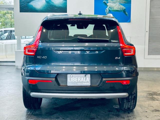 XC40 B4 モメンタム 1オーナー ACC 純正ナビ TV 360°applecarplay 純18インチAW LEDヘッドライト 電動リアゲート BLIS パワーシート Dシートメモリ シートヒーター ステアリングヒーター(8枚目)
