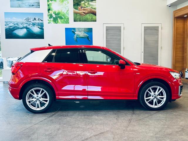 Ｑ２ ３０ＴＦＳＩスポーツ　ＳラインプラスＰ　アシスタンスＰ　バーチャルコックピット　純正ナビ　ＴＶ　バックカメラ　ＡＣＣ　純正１８インチＡＷ　ＬＥＤヘッドライト　電動リアゲート　クリアランスソナー　ハーフ革　シートヒーター（6枚目）