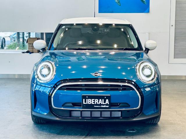 MINI クーパー クラシック・トリム ペッパーP インテリジェントセーフティ 1オーナー ACC 純正ディスプレイオーディオ applecarplay バックカメラ 純16インチAW LED ハーフ革 クリアランスソナー ETC ドラレコ(5枚目)