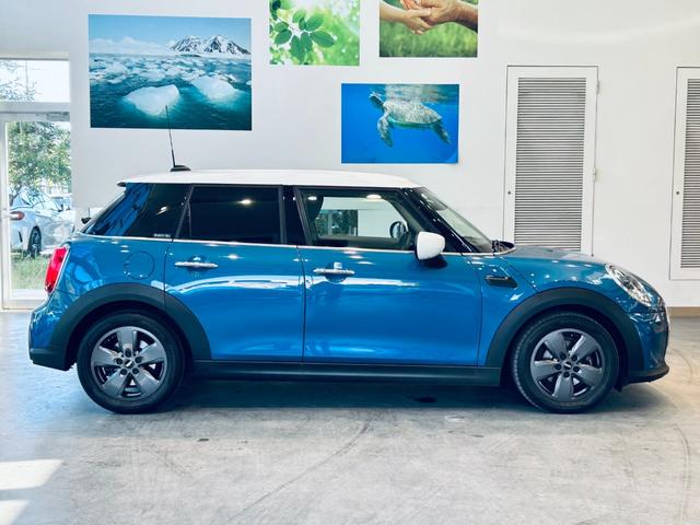 MINI クーパー クラシック・トリム ペッパーP インテリジェントセーフティ 1オーナー ACC 純正ディスプレイオーディオ applecarplay バックカメラ 純16インチAW LED ハーフ革 クリアランスソナー ETC ドラレコ(6枚目)