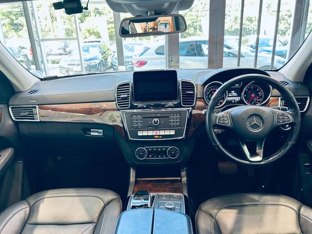 GLE GLE350d 4マチック(本革仕様) レーダーセーフティP パノラマSR ACC 純正18インチAW LEDヘッドライト 電動リアゲート ブラインドスポット クリアランスソナー 黒革 メモリパワーシート シートヒーター ルーフレール(2枚目)