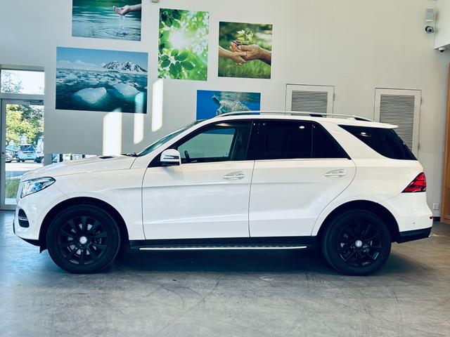 GLE GLE350d 4マチック(本革仕様) レーダーセーフティP パノラマSR ACC 純正18インチAW LEDヘッドライト 電動リアゲート ブラインドスポット クリアランスソナー 黒革 メモリパワーシート シートヒーター ルーフレール(9枚目)