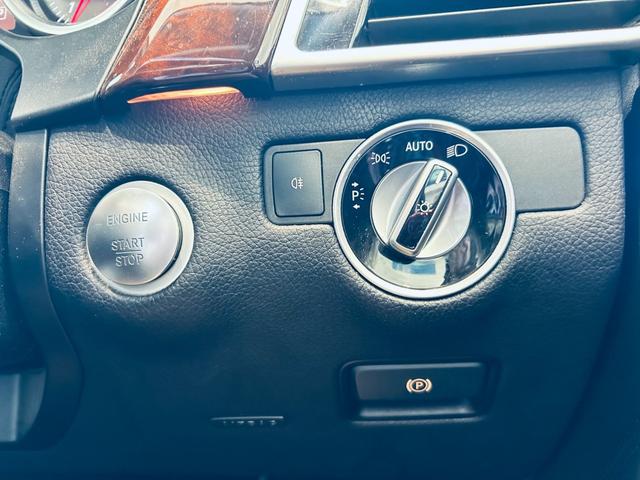 GLE GLE350d 4マチック(本革仕様) レーダーセーフティP パノラマSR ACC 純正18インチAW LEDヘッドライト 電動リアゲート ブラインドスポット クリアランスソナー 黒革 メモリパワーシート シートヒーター ルーフレール(58枚目)