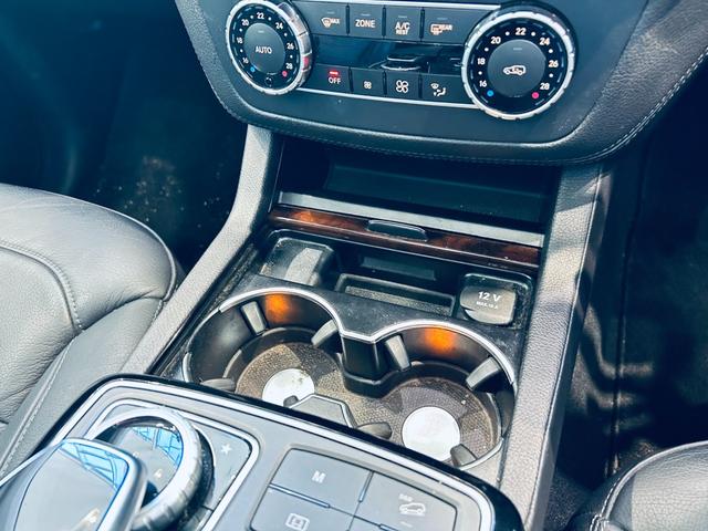GLE GLE350d 4マチック(本革仕様) レーダーセーフティP パノラマSR ACC 純正18インチAW LEDヘッドライト 電動リアゲート ブラインドスポット クリアランスソナー 黒革 メモリパワーシート シートヒーター ルーフレール(64枚目)
