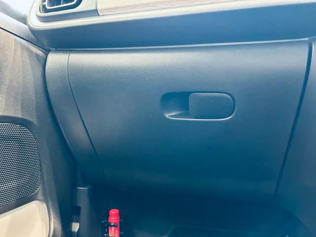 C3 エディション2021 特別仕様車 純正ディスプレイオーディオ applecarplay バックカメラ クルコン ブラインドスポット 純正17インチAW LEDヘッドライト クリアランスソナー ハーフ革 スマートキー(69枚目)