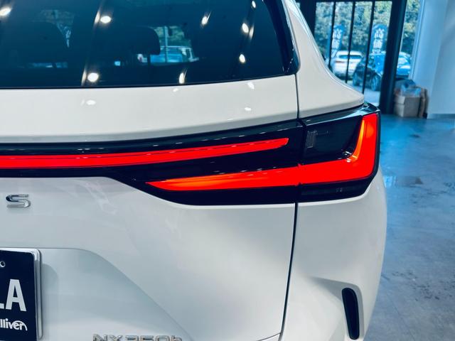 NX NX350h Fスポーツ パノラマSR HUD ACC 純正ナビ 地デジTV 360°カメラ carplay 純20インチAW 三眼LED 電動リアゲート 赤黒革 パワーシート エアシートヒーター ワイヤレス充電 プリクラ(15枚目)