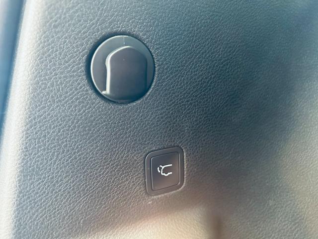 ジープ・コマンダー リミテッド ACC 純正ナビ TV 360° applecarplay 純正18インチAW LEDヘッドライト 電動リアゲート 黒革 パワーシート Dシートメモリ シートヒーター ステアリングヒーター BSM(55枚目)