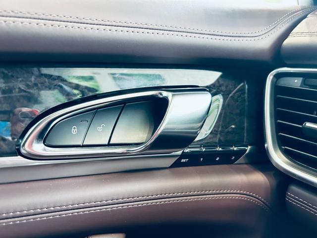 パナメーラ S スポーツクロノP 1オーナー 社外ナビ TV 360° BOSE 純正19インチAW HIDヘッドライト 電動リアゲート 革シート メモリパワーシート エアシートヒーター ドアイージークローザー(55枚目)