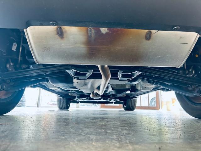 私共、輸入車専門店ＬＩＢＥＲＡＬＡをはじめ、　ＢＭＷの新車ディーラー、軽自動車専門店、国産ミニバン専門店、ＳＵＶ専門店など、多くの販売チャネルをご用意しております。