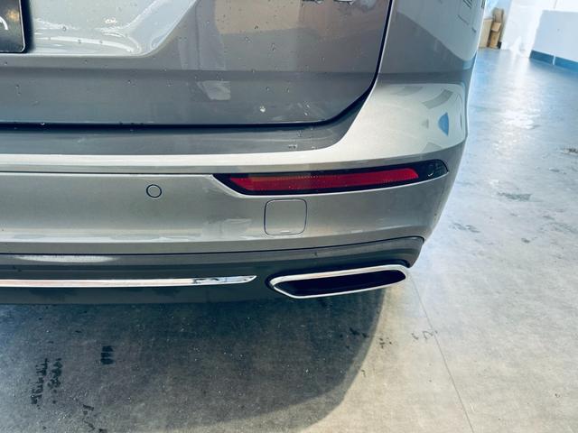 Ｖ６０ Ｂ５　インスクリプション　ＨａｒｍａｎＫａｒｄｏｎ　ＨＵＤ　ＡＣＣ　ＢＬＩＳ　純正ナビ　ＴＶ　３６０°ｃａｒｐｌａｙ　純１８インチＡＷ　ＬＥＤ　電動リアゲート　革シート　メモリパワーシート　エアシートヒーター　ワイヤレス充電（16枚目）