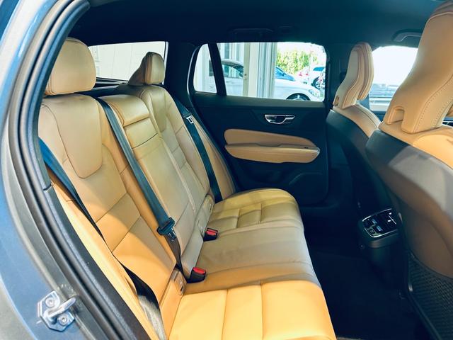 Ｖ６０ Ｂ５　インスクリプション　ＨａｒｍａｎＫａｒｄｏｎ　ＨＵＤ　ＡＣＣ　ＢＬＩＳ　純正ナビ　ＴＶ　３６０°ｃａｒｐｌａｙ　純１８インチＡＷ　ＬＥＤ　電動リアゲート　革シート　メモリパワーシート　エアシートヒーター　ワイヤレス充電（37枚目）