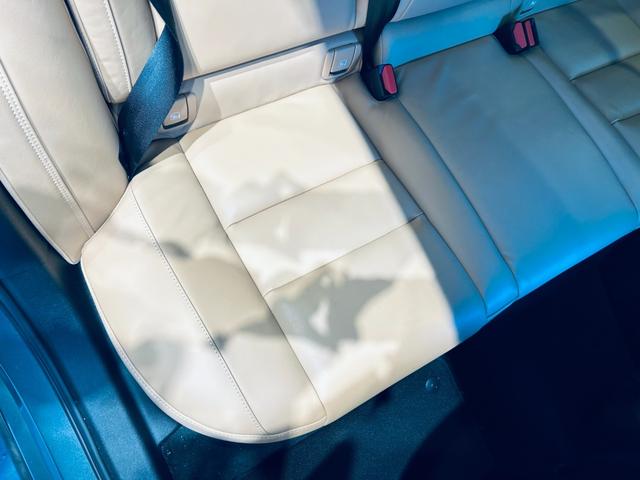 Ｖ６０ Ｂ５　インスクリプション　ＨａｒｍａｎＫａｒｄｏｎ　ＨＵＤ　ＡＣＣ　ＢＬＩＳ　純正ナビ　ＴＶ　３６０°ｃａｒｐｌａｙ　純１８インチＡＷ　ＬＥＤ　電動リアゲート　革シート　メモリパワーシート　エアシートヒーター　ワイヤレス充電（39枚目）