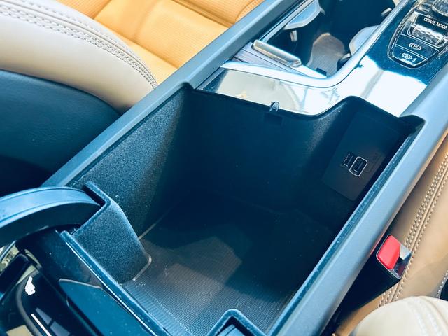 Ｖ６０ Ｂ５　インスクリプション　ＨａｒｍａｎＫａｒｄｏｎ　ＨＵＤ　ＡＣＣ　ＢＬＩＳ　純正ナビ　ＴＶ　３６０°ｃａｒｐｌａｙ　純１８インチＡＷ　ＬＥＤ　電動リアゲート　革シート　メモリパワーシート　エアシートヒーター　ワイヤレス充電（67枚目）