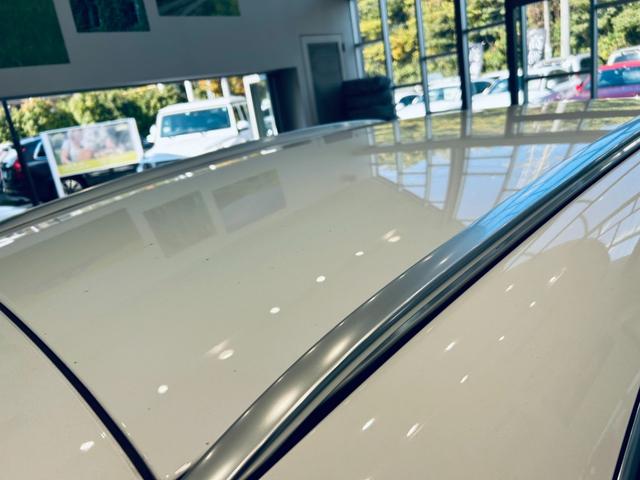 ＬＩＢＥＲＡＬＡではガリバーグループのネットワークを駆使し、全国から選りすぐりのプレミアムカーだけをご用意してお客様のご来店をお待ちしております。