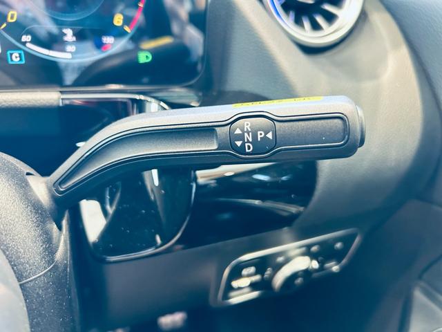 愛車に触れるよろこび、更なる高級感を添えて。ボディー・コーティング　ＩｎｏｖｅｃｔｉｏｎＲをご準備しております。深い光沢と重厚な艶を実現。深い輝きをいつまでも保ちます。