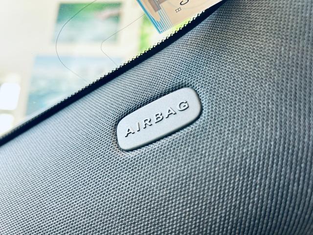 この度は、ＬＩＢＥＲＡＬＡ大阪の物件にご注目いただき誠にありがとうございます。安心してお乗り頂ける輸入車を全国のお客様にご提案、ご提供申し上げております。