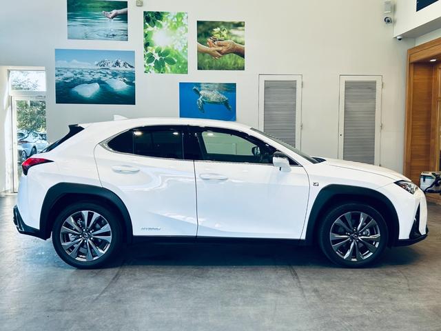 UX UX250h Fスポーツ 純正ナビ TV 360° ACC BSM 純正18インチAW LEDヘッドライト 電動リアゲート クリアランスソナー 革シート パワーシート Dシートメモリ シートヒーター ステアリングヒーター(6枚目)