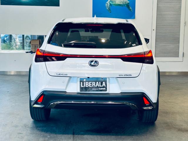 UX UX250h Fスポーツ 純正ナビ TV 360° ACC BSM 純正18インチAW LEDヘッドライト 電動リアゲート クリアランスソナー 革シート パワーシート Dシートメモリ シートヒーター ステアリングヒーター(8枚目)