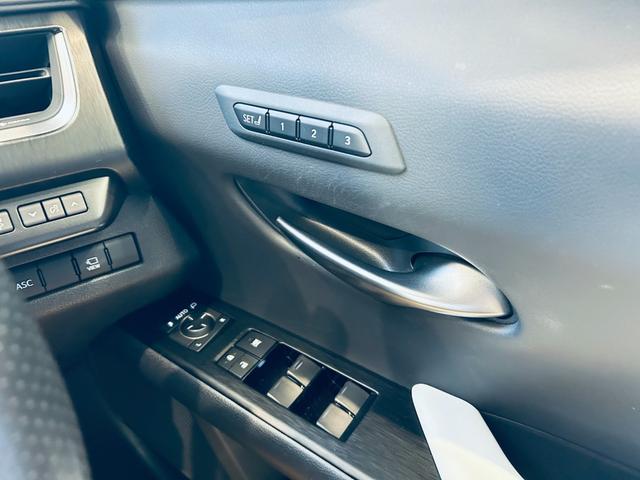 UX UX250h Fスポーツ 純正ナビ TV 360° ACC BSM 純正18インチAW LEDヘッドライト 電動リアゲート クリアランスソナー 革シート パワーシート Dシートメモリ シートヒーター ステアリングヒーター(52枚目)