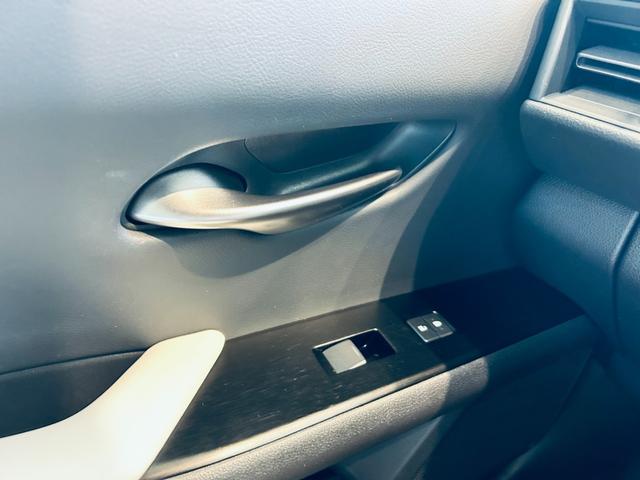 UX UX250h Fスポーツ 純正ナビ TV 360° ACC BSM 純正18インチAW LEDヘッドライト 電動リアゲート クリアランスソナー 革シート パワーシート Dシートメモリ シートヒーター ステアリングヒーター(53枚目)