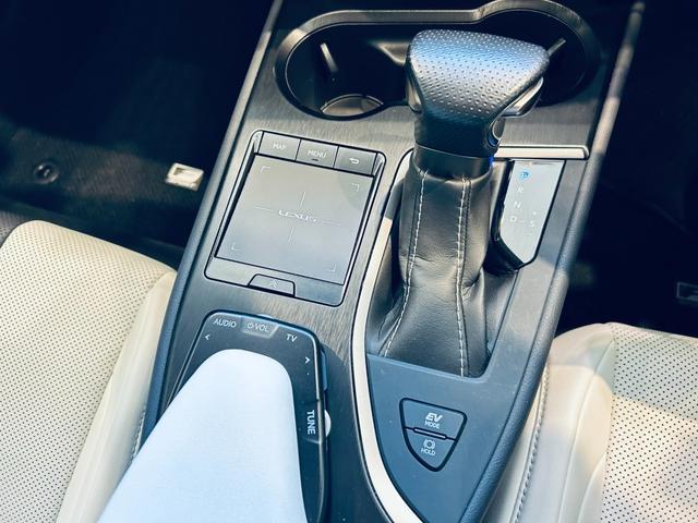 UX UX250h Fスポーツ 純正ナビ TV 360° ACC BSM 純正18インチAW LEDヘッドライト 電動リアゲート クリアランスソナー 革シート パワーシート Dシートメモリ シートヒーター ステアリングヒーター(68枚目)