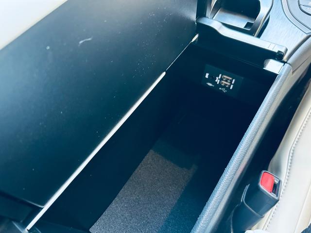 UX UX250h Fスポーツ 純正ナビ TV 360° ACC BSM 純正18インチAW LEDヘッドライト 電動リアゲート クリアランスソナー 革シート パワーシート Dシートメモリ シートヒーター ステアリングヒーター(69枚目)