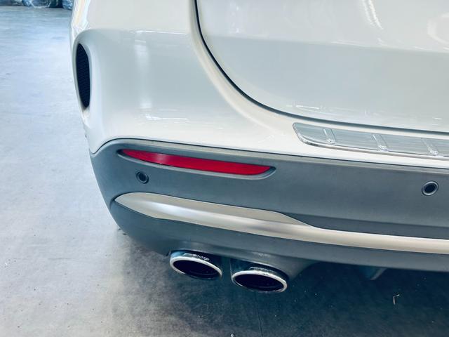 安心してカーライフを始めていただく事ができるよう、納車前にディーラー整備工場もしくは熟練メカニックが在籍する整備工場にて点検を行ない、必要な整備を実施致します。