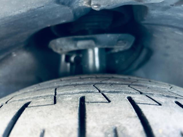 ＬＩＢＥＲＡＬＡは輸入車と本を愛される方々に少しだけ上質な時間が過ぎていくように、落ち着きのある空間をご用意しております。