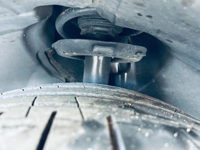 ＬＩＢＥＲＡＬＡは自分好みのライブラリーでお好きな本を選んでいく楽しさと同じように、ご自身の感性に合ったプレミアムカーを選んでいく楽しさを感じて頂くための空間をご提供させて頂きます。