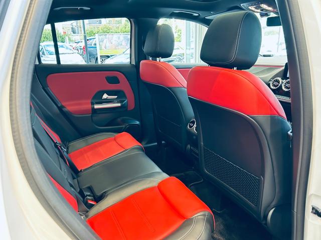 私共、輸入車専門店ＬＩＢＥＲＡＬＡをはじめ、　ＢＭＷの新車ディーラー、軽自動車専門店、国産ミニバン専門店、ＳＵＶ専門店など、多くの販売チャネルをご用意しております。