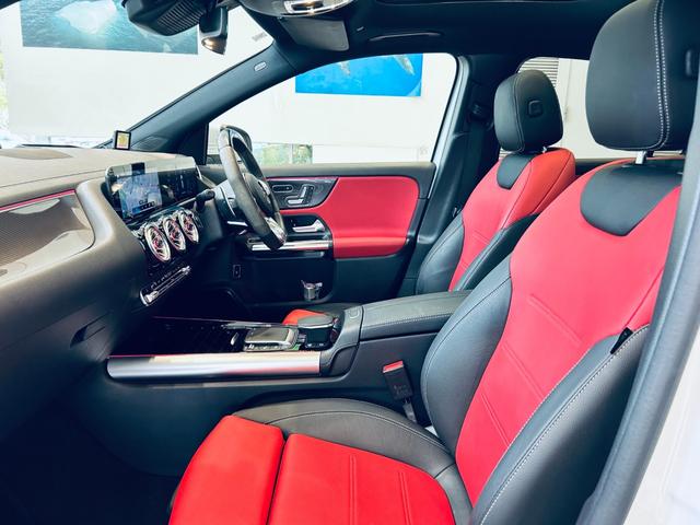 ＬＩＢＥＲＡＬＡには、本物の感動を呼ぶ‘‘Ｔｈｅ　ｎｅｗｅｓｔ．ｂｅｓｔ　ｅｘｐｅｒｉｅｎｃｅ‘‘（最も新しく、最良となる体験）が待っています。